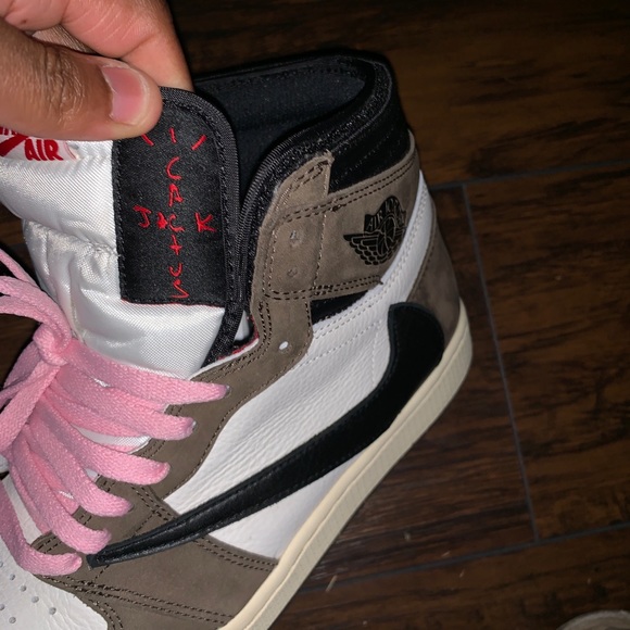 Travis Scott Air Jordan 1 - Picture 6 of 8